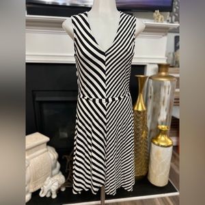 Calvin Klein Dress. white and Black Size 2